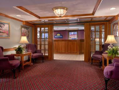 Days Inn By Wyndham Amherst Dış mekan fotoğraf